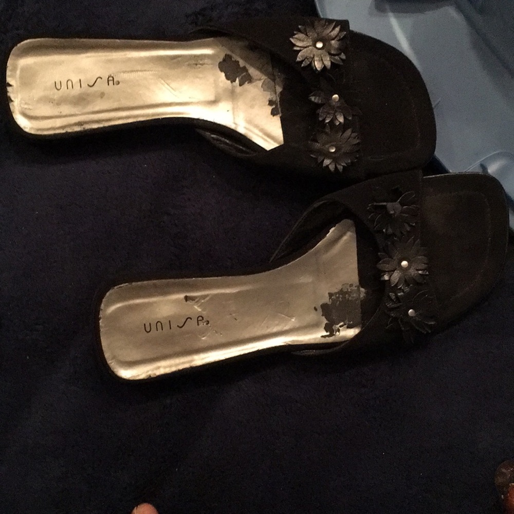 Unisa sandals with flowers and little heel